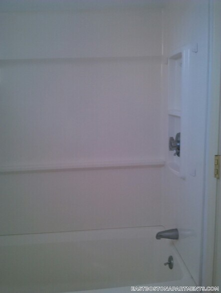 Building Photo - 52 Brooks St