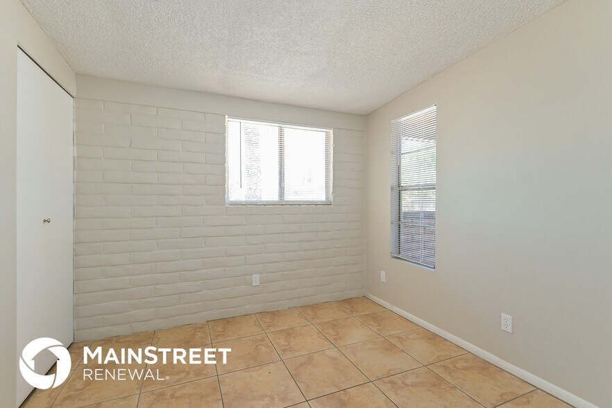 Building Photo - 6675 E Fayette St