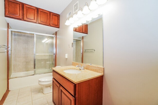 Building Photo - Charming 1-Bedroom Apartment with Exposed Brick, Hardwood Floors & Updated Kitchen