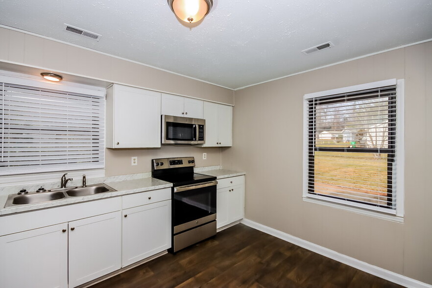 Building Photo - 3407 Pine Meadow Dr