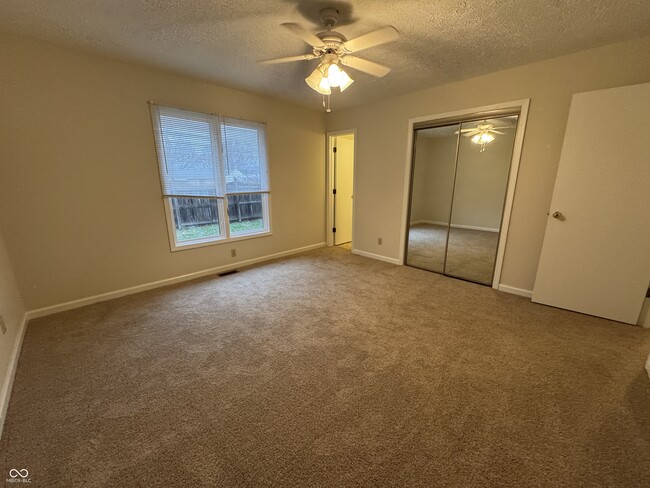 Building Photo - 488 Orchardview Dr