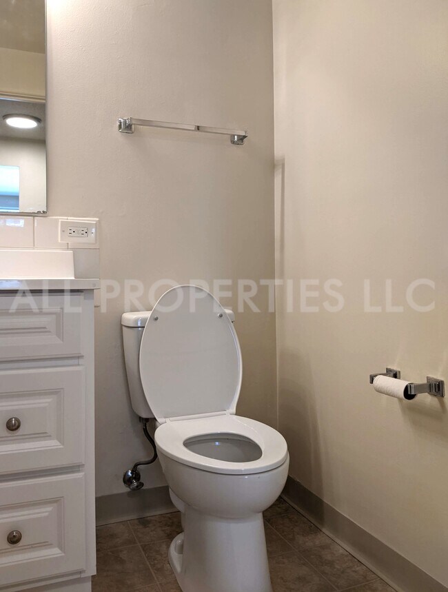 Building Photo - 1200 Emerson St