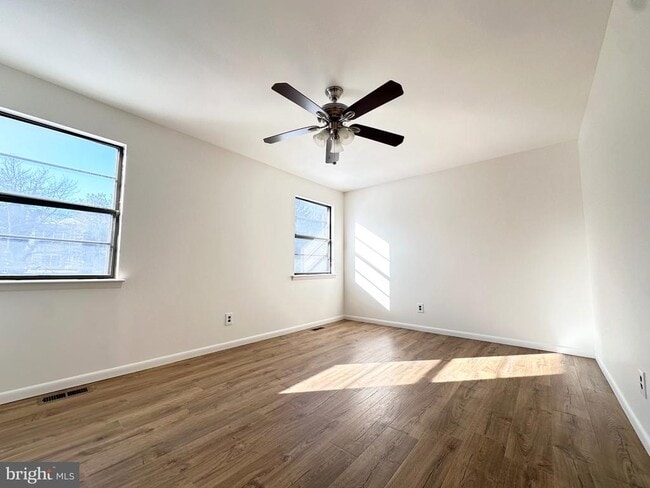 Building Photo - 2 W High Ridge Rd