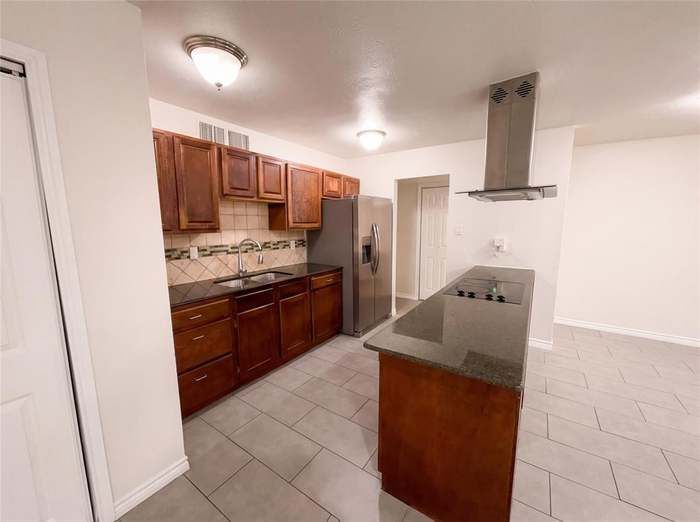 Building Photo - 3732 Sugarberry Dr