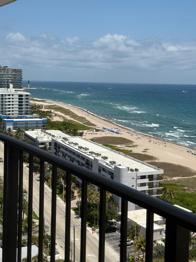 Building Photo - 405 N Ocean Blvd