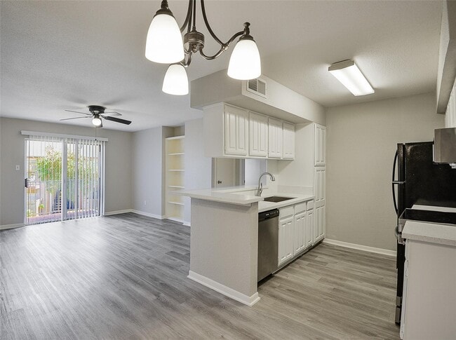Building Photo - 12955 Woodforest Blvd