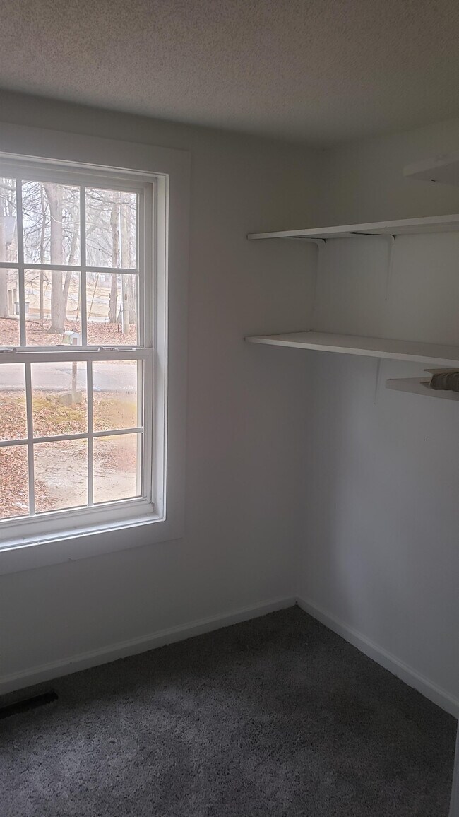 Building Photo - 410 Cypress Ave