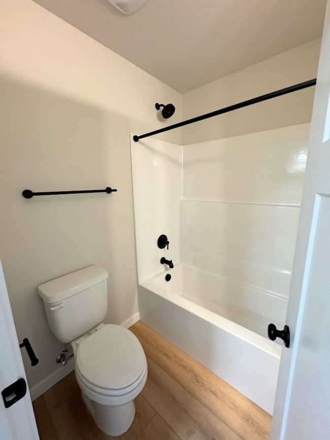 Building Photo - Newly Built 3 Bed, 2.5 Bath Cottage Homes with Free Wifi Internet