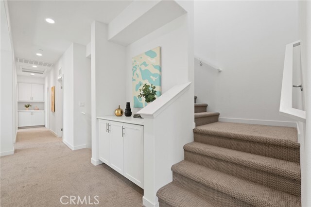 Building Photo - 101 Stage