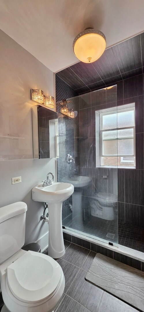 Building Photo - 6049 N Talman Ave