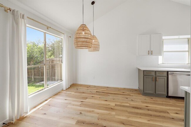 Building Photo - 1205 Rambling Trail