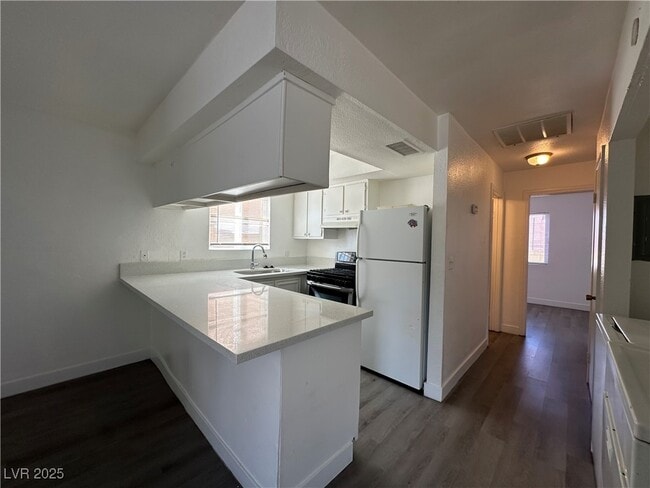 Building Photo - 6966 Issac Ave