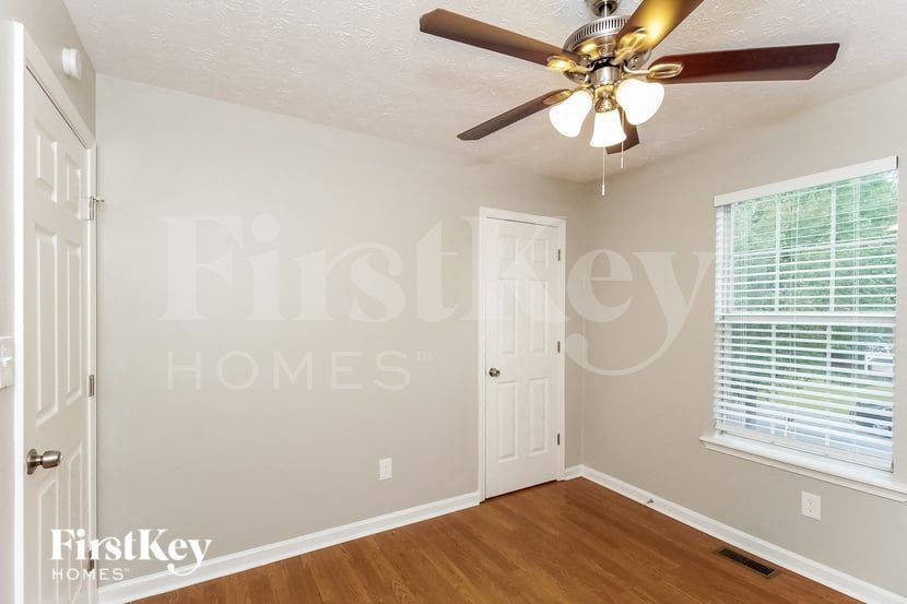 Building Photo - 105 Tanner Dr