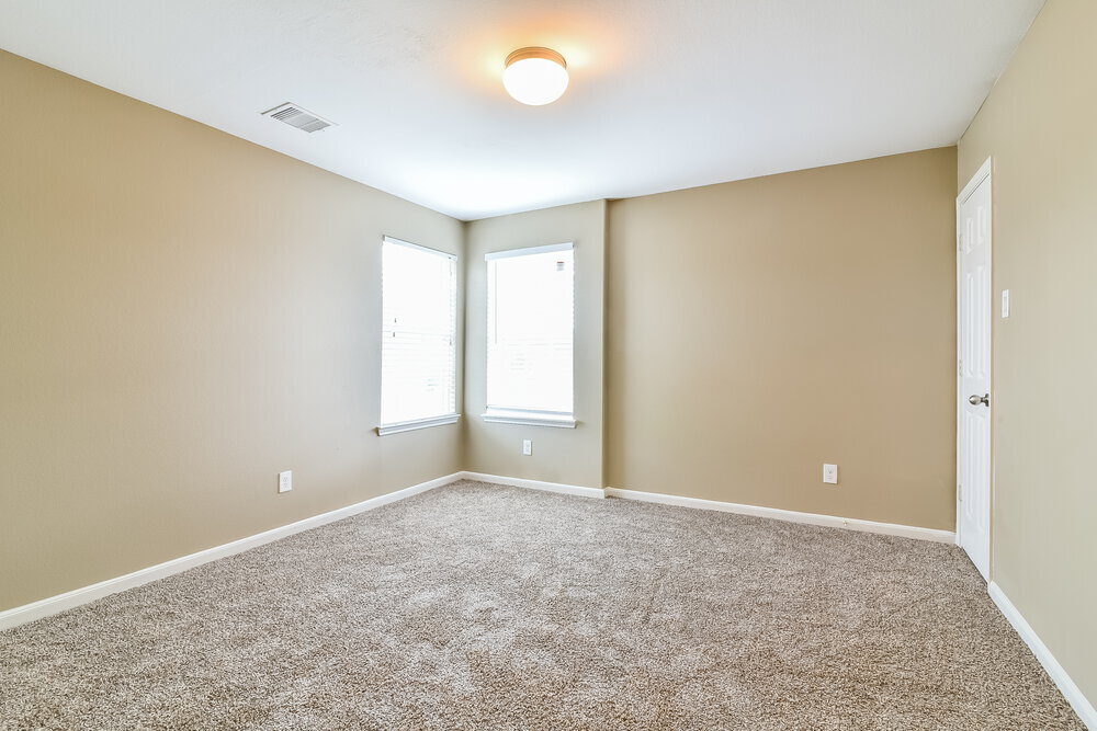Building Photo - 2703 Sleepy Knoll Dr