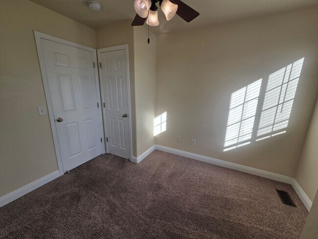 Building Photo - All new paint - super clean and move in ready.