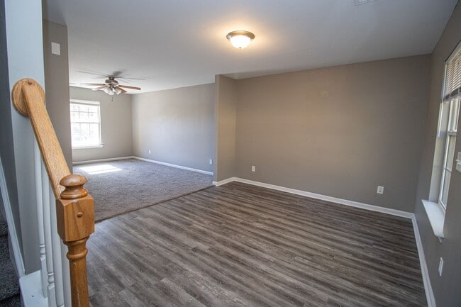 Building Photo - 101 Saskatoon Dr