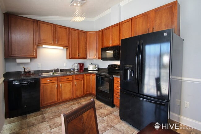 Building Photo - Single-Family Home in Thomas Harrison Midd...