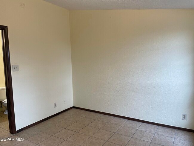 Building Photo - 1504 Monte Sanders Ln