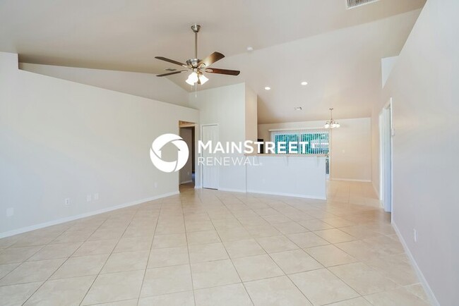 Building Photo - 725 Kari Cir