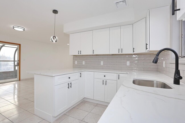 Building Photo - 1150 70th St