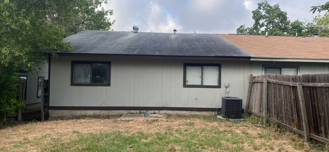 Building Photo - 9655 Bratton Dr