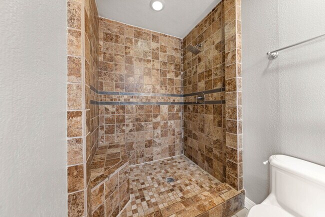 Building Photo - 655 Kane Ct