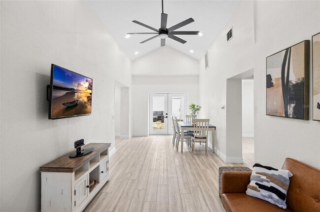 Building Photo - 4920 30th Ave N