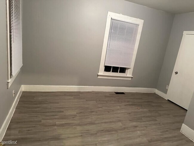 Building Photo - 2 br, 1 bath Duplex - 331 Wood Street 331