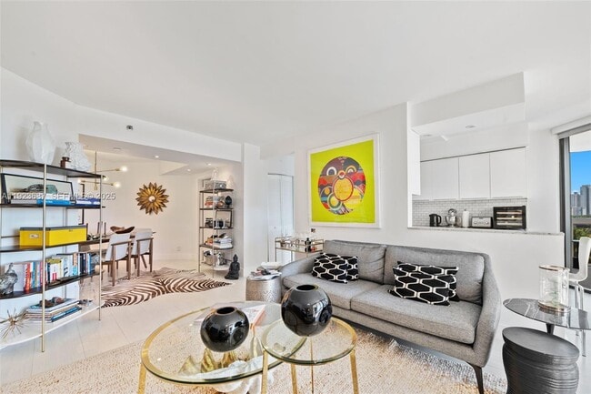 Building Photo - 20185 E Country Club Dr