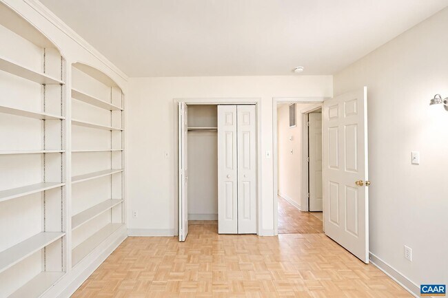 Building Photo - 360 Jeffers Dr