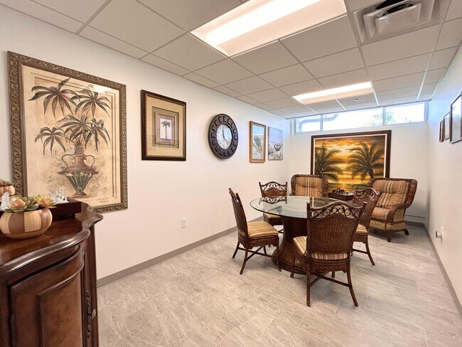 Building Photo - 620 Horizon W
