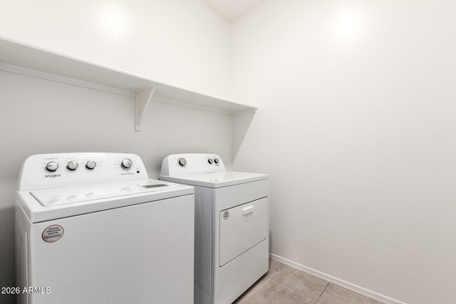 Building Photo - 1168 W Paradise Wy