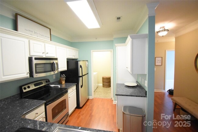 Building Photo - 16423 Golden River Ln
