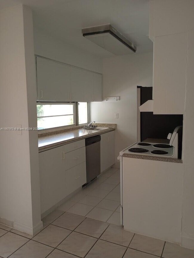 Building Photo - 10005 SW 214th St