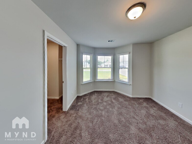 Building Photo - 118 Dasher Dr