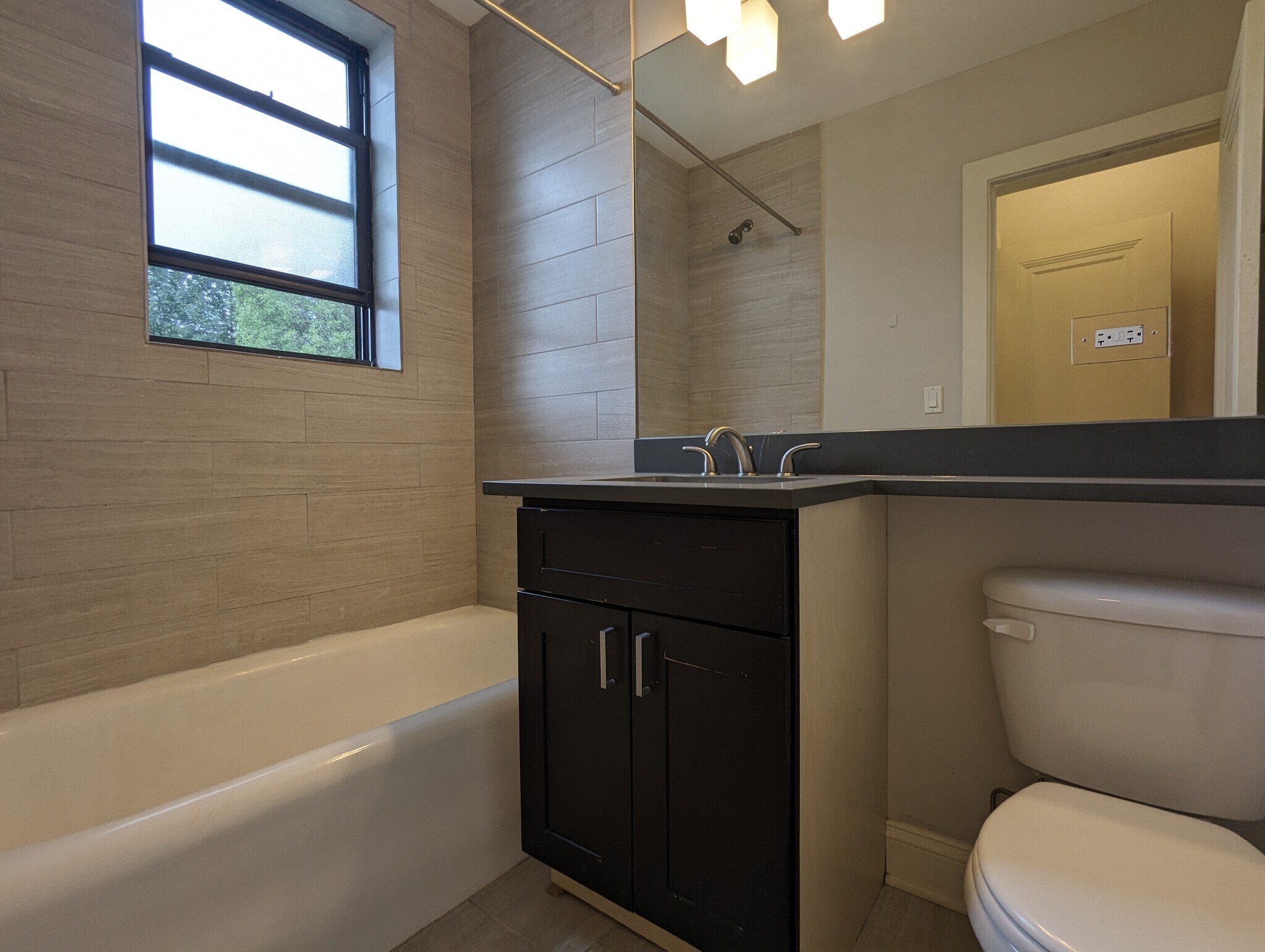 Building Photo - 2329 N Rockwell St