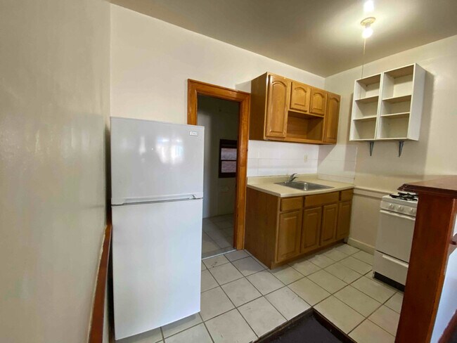 Building Photo - 1398 E 92nd St
