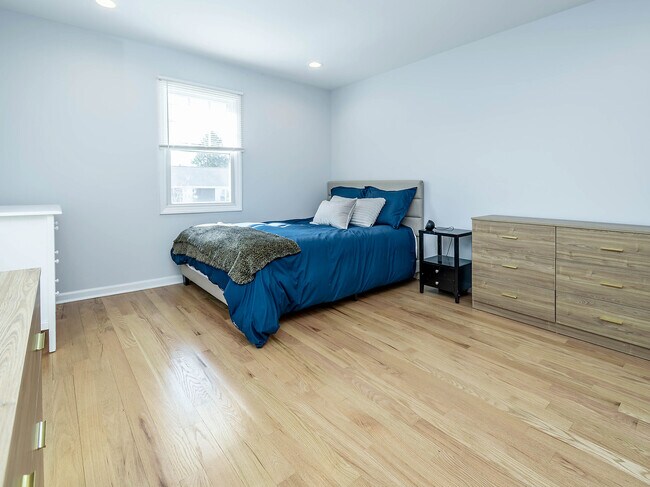 Building Photo - 17 Winans Pl