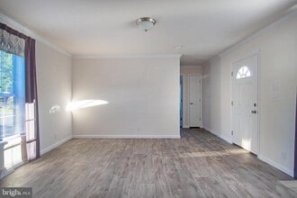 Building Photo - 22 Loxley Ln