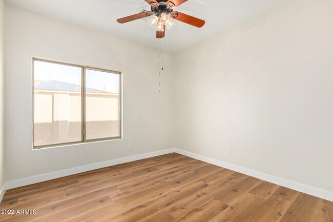 Building Photo - 13232 W Edgemont Ave