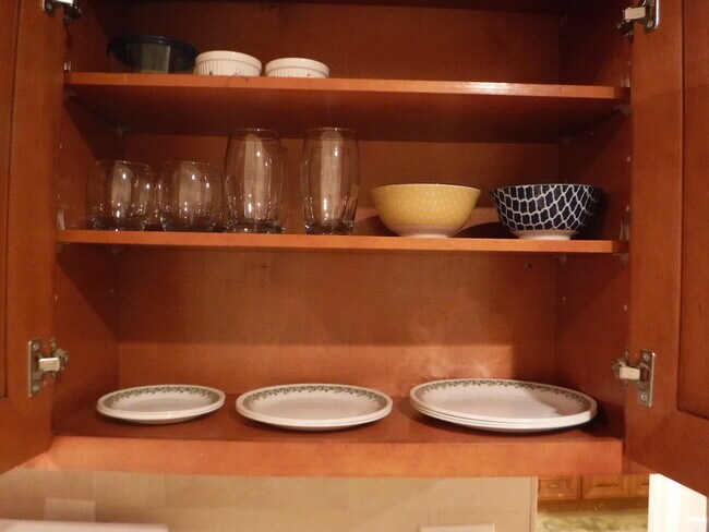 Building Photo - 1053 Park Ave