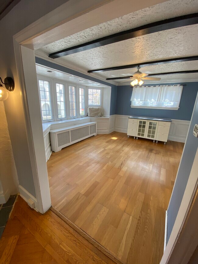 Building Photo - 148 Stoneway Ln