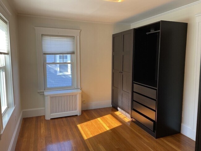 Building Photo - 28 Theresa Ave