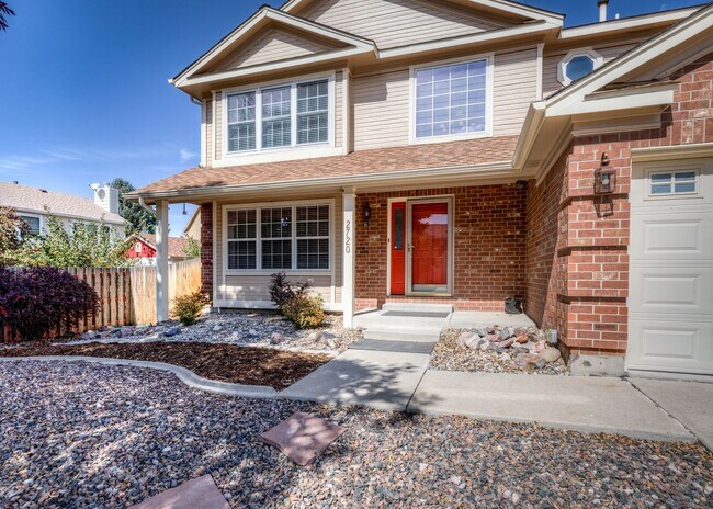 Building Photo - Stunning 5 Bedroom, 3.5 Bath Remodeled Hom...