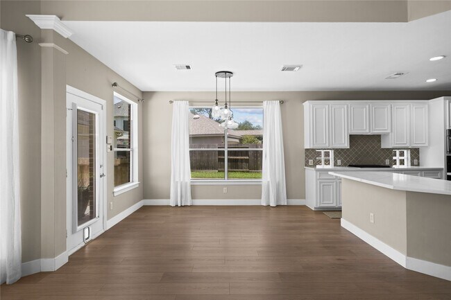 Building Photo - 3006 Brooks Ct