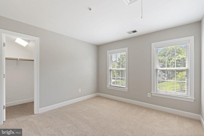 Building Photo - 15436 Symondsbury Way
