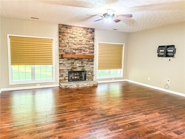 Building Photo - 2959 Belfaire Crest Ct