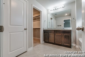 Building Photo - 422 Sabine River