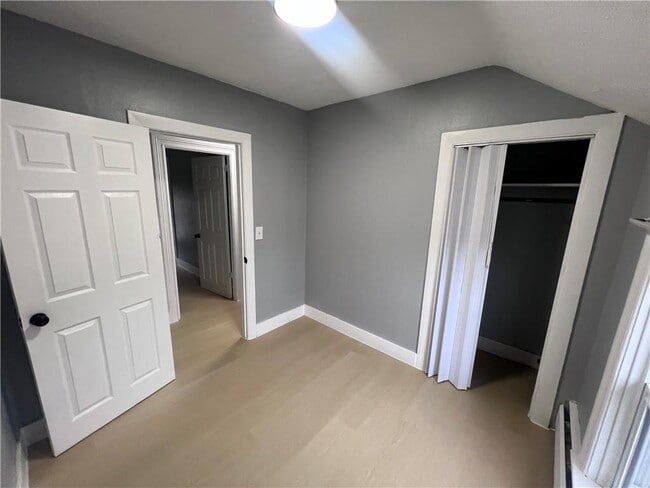 Building Photo - 175 Child St