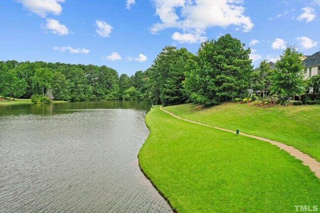 Building Photo - 2401 Memory Ridge Dr